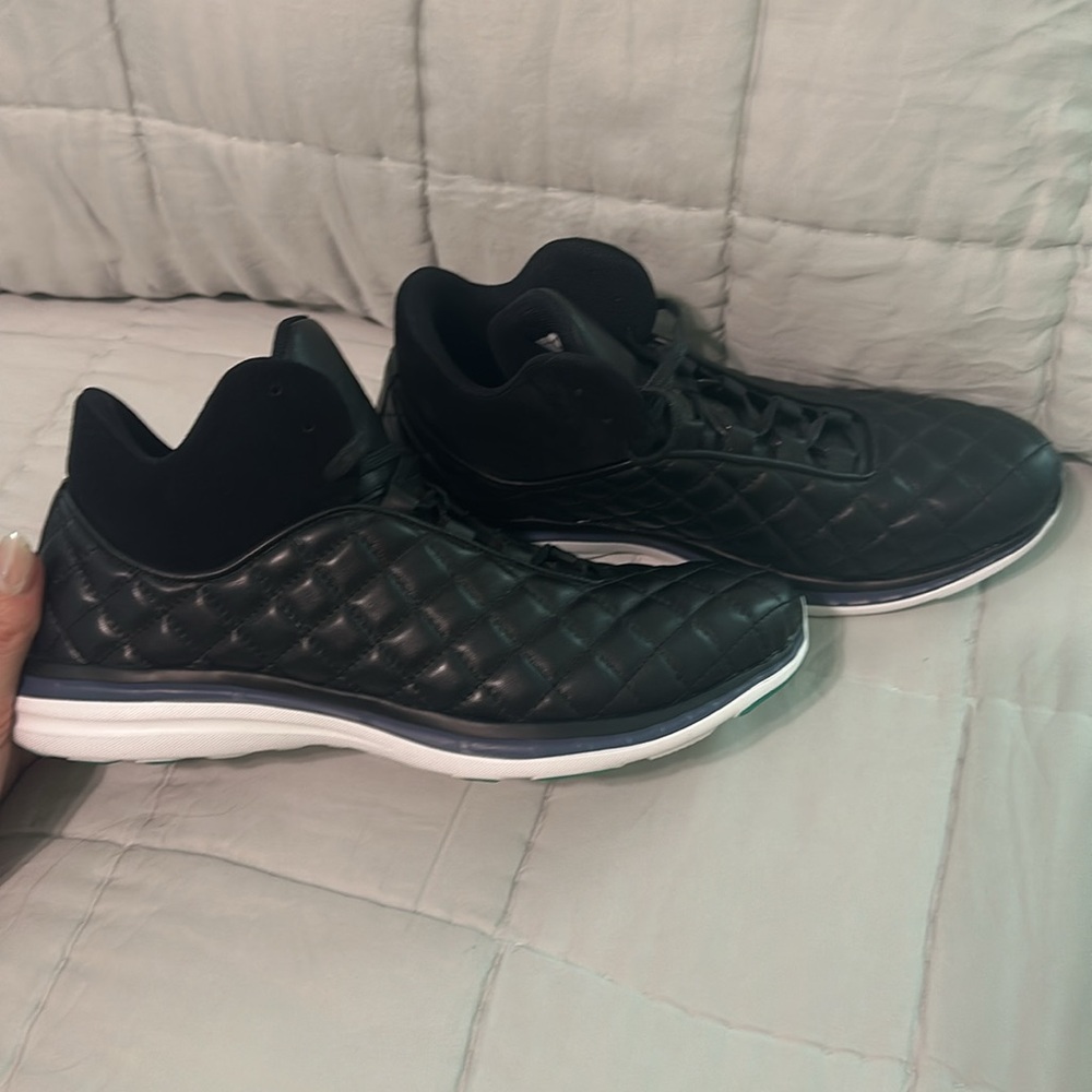 APL Lusso 9.5 women’s mid tops.Genuine leather,brand new!
